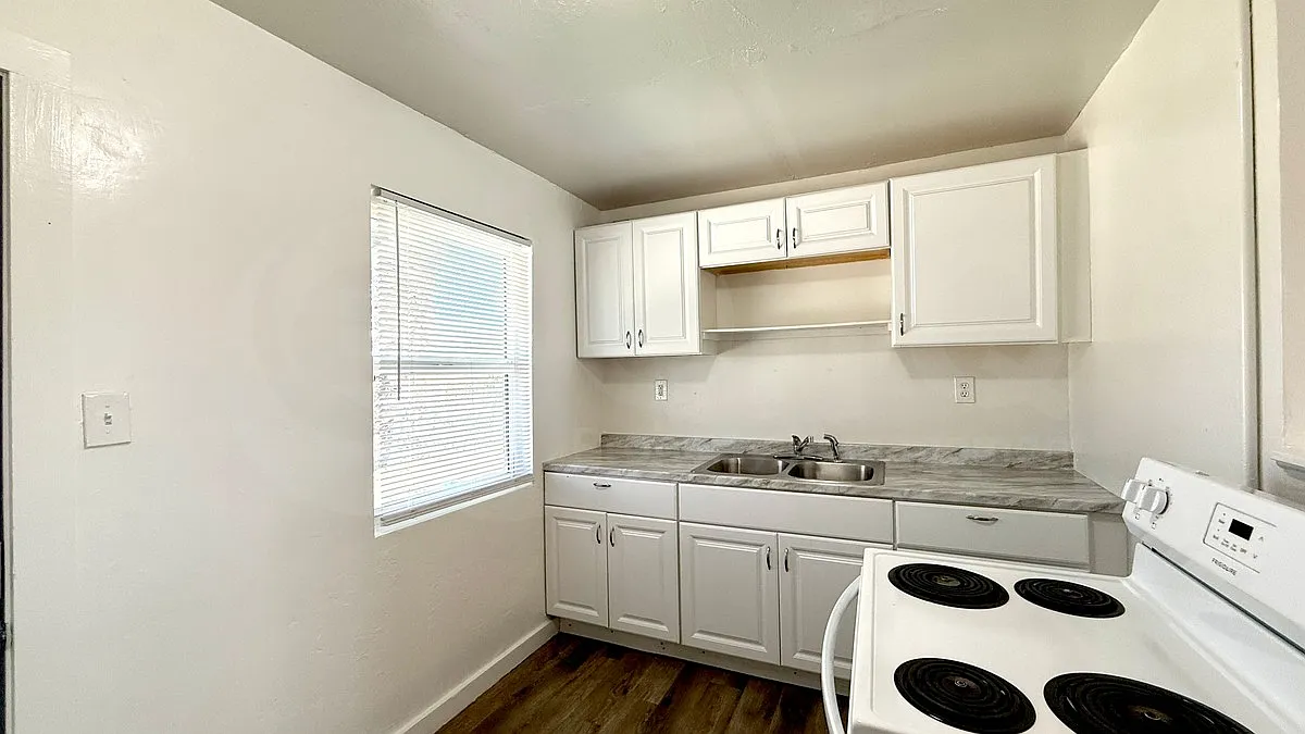 1 bed, 1.0 bath, 650 sqft, $899 — Photo 3