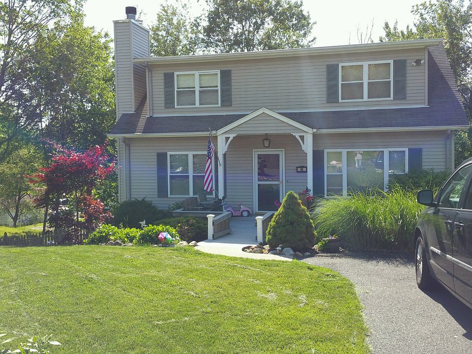 1st image of 40 Vermont Ave