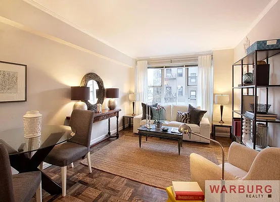 Sold by Warburg | media 9