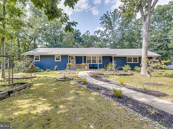 3rd image of 22 Conestoga Ln