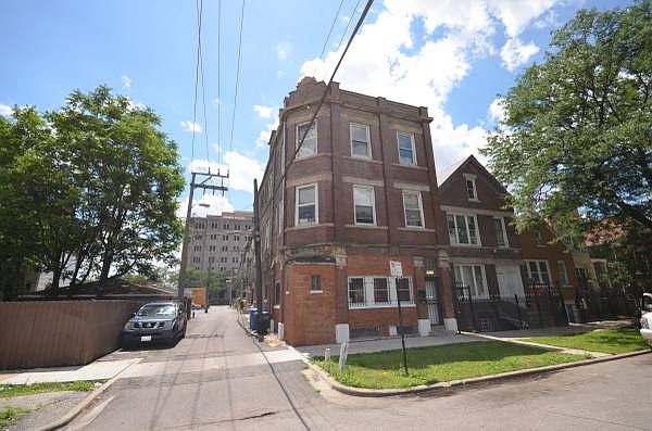 1st image of 2815 W 25th Pl #R1a