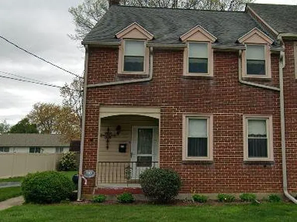 110 N Custer Ave, New Holland, PA 17557