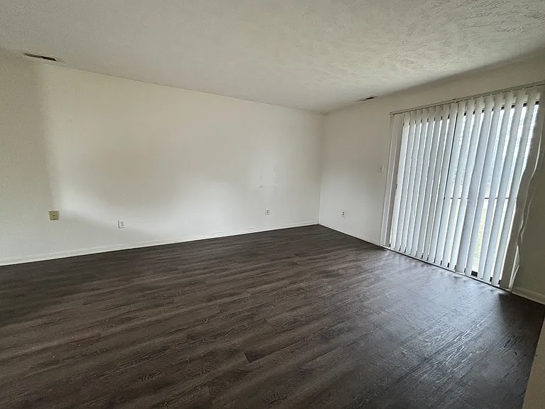1122 Southwood Dr #4 — Photo 10