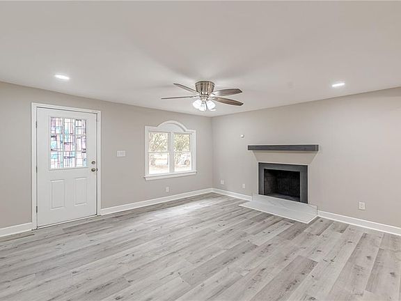 4th image of 616 Inman Rd