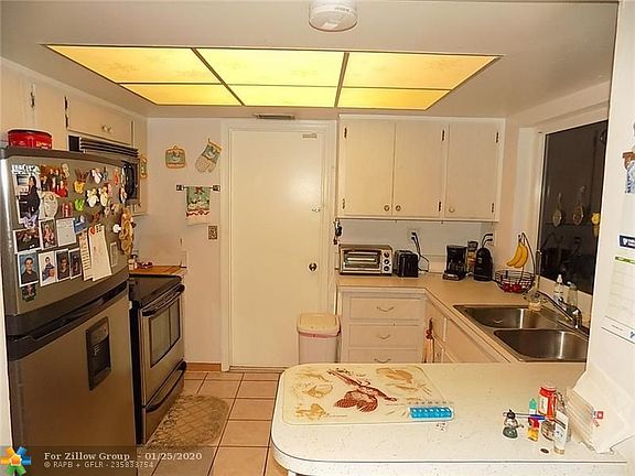 5th image of 4945 NW 47th Ter