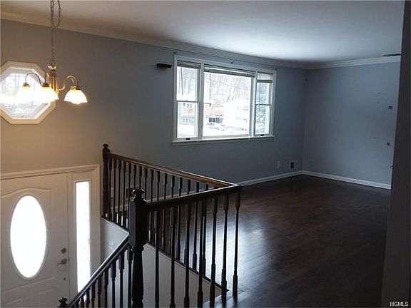 3rd image of 336 Lake Shore Dr