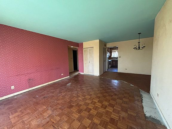 5th image of 9412 Bay Colony Dr #3S