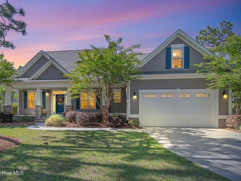 1st image of 2738 Oak Forest Drive