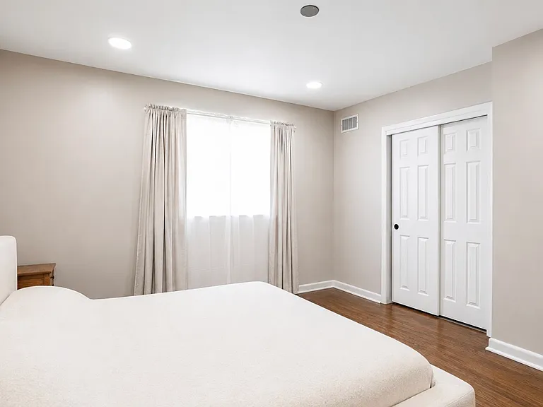226 Rock St — Photo 10