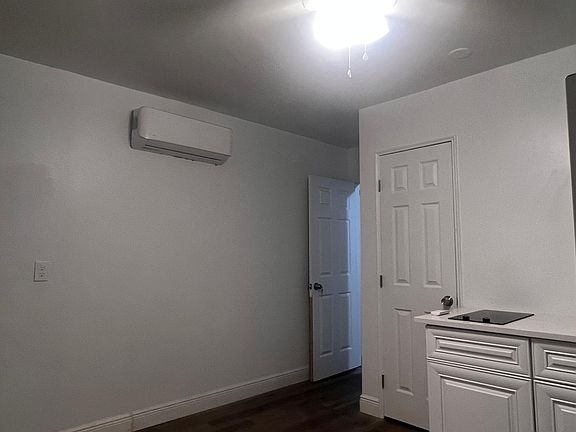 3rd image of 5417 Dale Ln