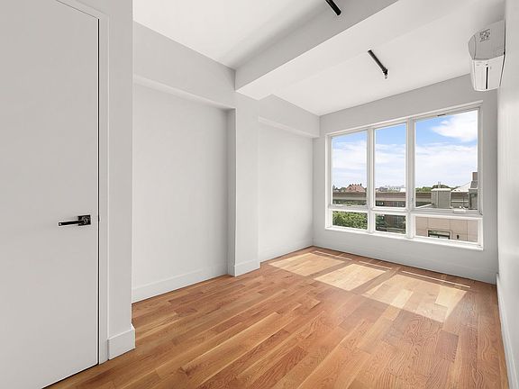 3rd image of 880 Dekalb Ave APT 304