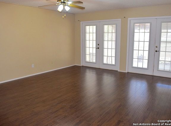 5th image of 2415 Cedar Way