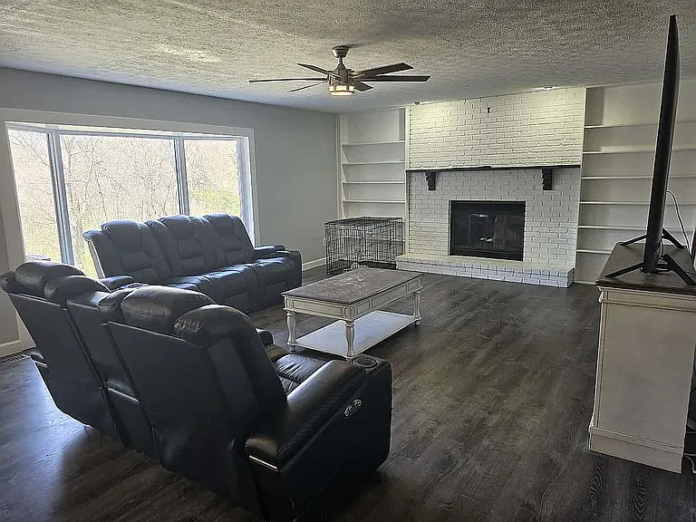 1993 Mapleleaf Dr — Photo 3