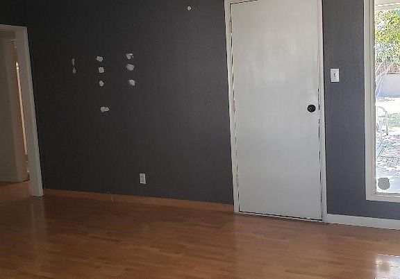 5th image of 10508 Lesterford Ave