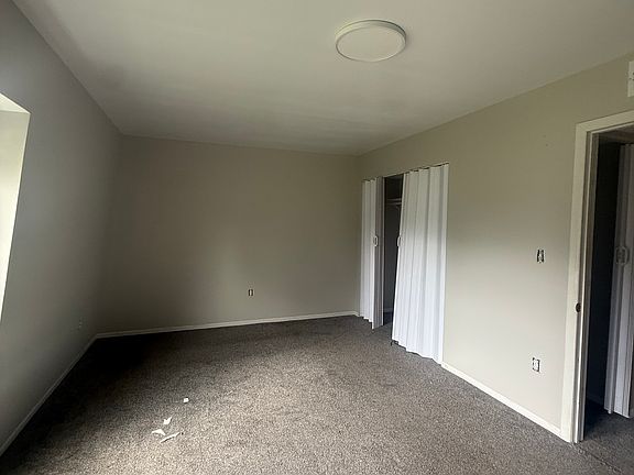 2nd image of 102-166 Georgetown Ln #127