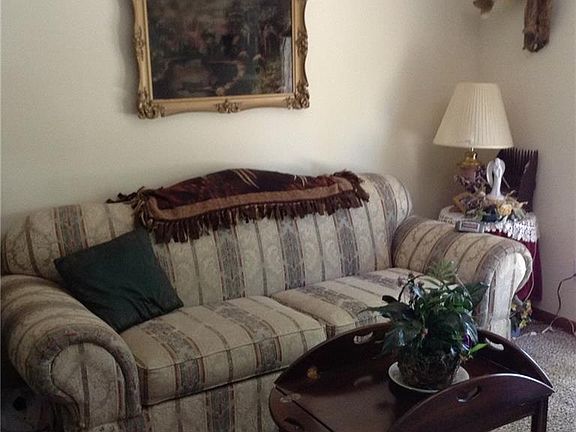 5th image of 1023 W Highland Dr