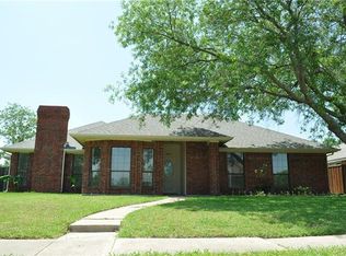 4007 Blossom Dr, Sachse, TX 75048