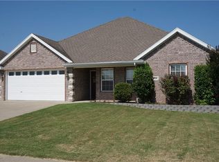 6014 S 39th St, Rogers, AR 72758