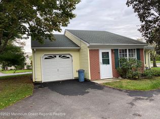 17 Morden Close #1000, Freehold, NJ 07728