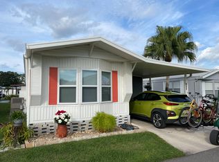 517 Lake Henry Dr, Winter Haven, FL 33881