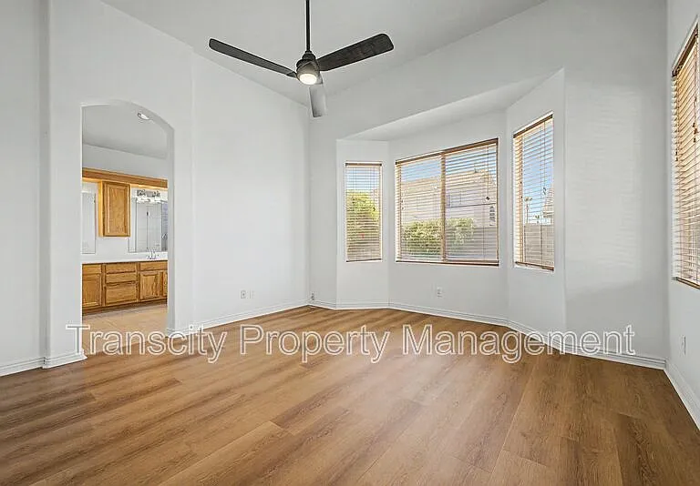 1369 W Enfield Way — Photo 10