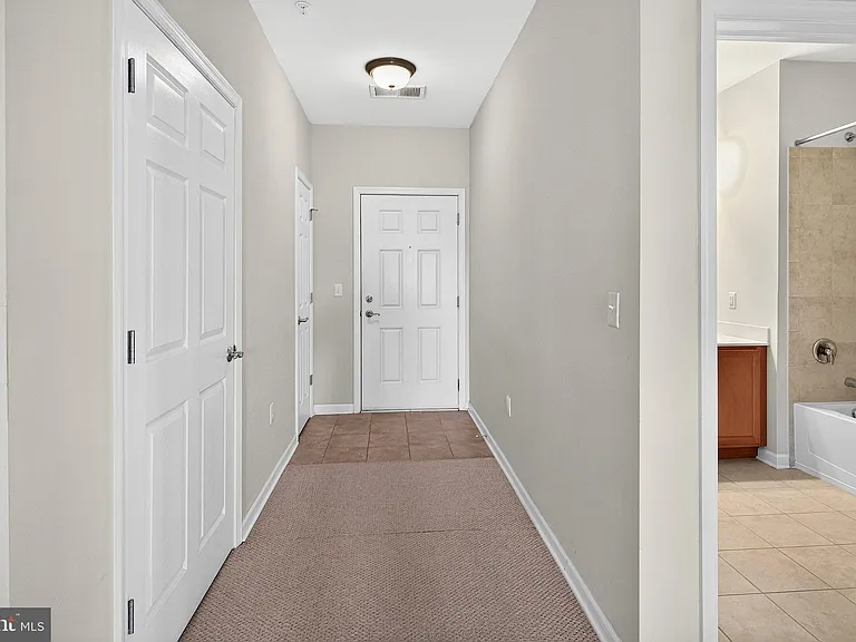 1137 Halifax Pl — Photo 7