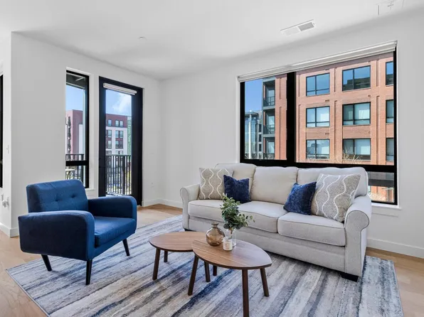 7175 12th St NW #302, Washington, DC 20012