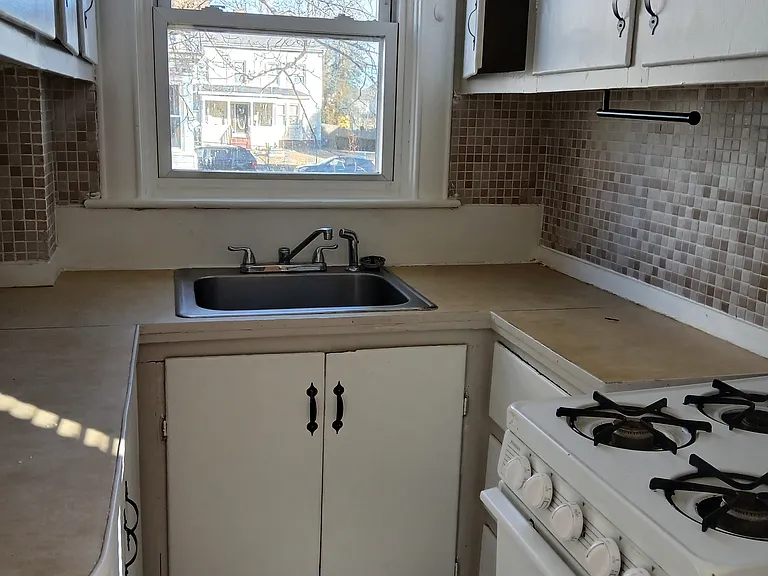 229 Rock St #6 — Photo 6