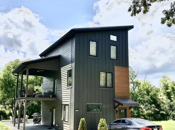 104 Double R Farm Rd #104, Candler, NC 28715