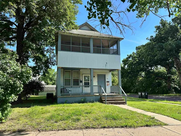 600-600 1/2 Gypsum Ave, Salina, KS 67401