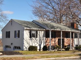 15 Mansion Rd, Wakefield, MA 01880