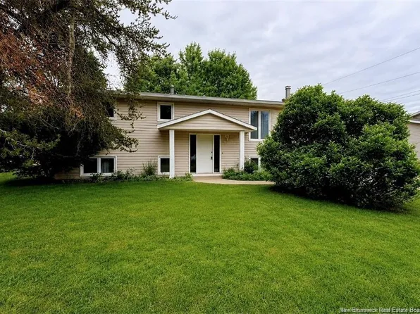 23 Pembroke Cres, Riverview, NB E1B 3Z9