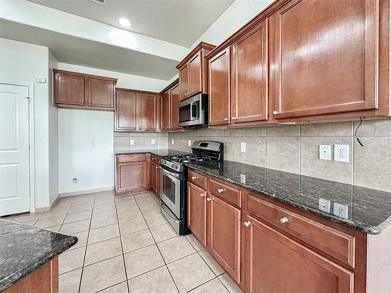 20319 Little Wing Dr — Photo 25