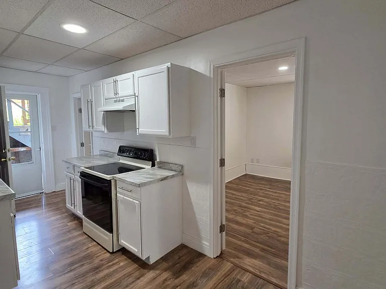 1606 Dickson Ave #1 — Photo 10
