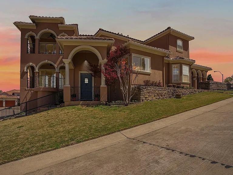 7713 Lakeview Cir — Photo 2
