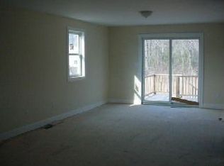 143 S Main St, Seabrook, NH 03874