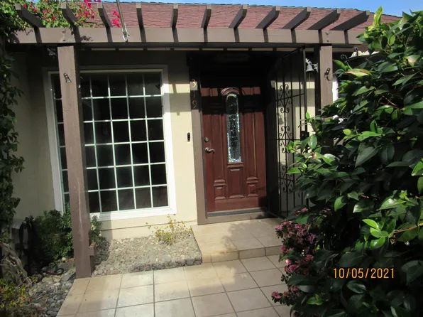 319 Acorn Ct, Vacaville, CA 95688