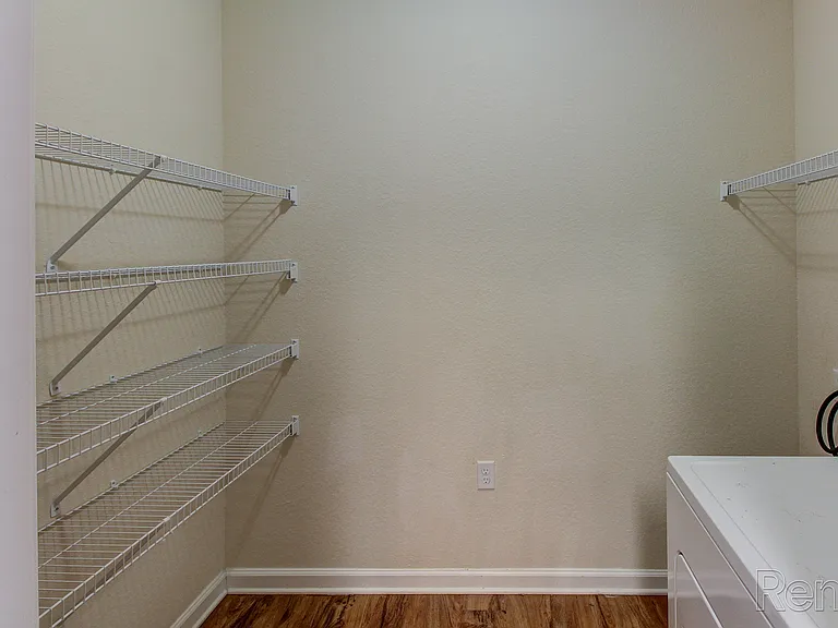 Highland Ridge Apartments — Photo 22