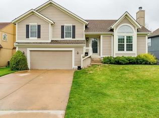 18662 W 160th St, Olathe, KS 66062
