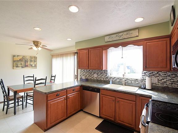 3rd image of 17115 Hawks Lookout Ln