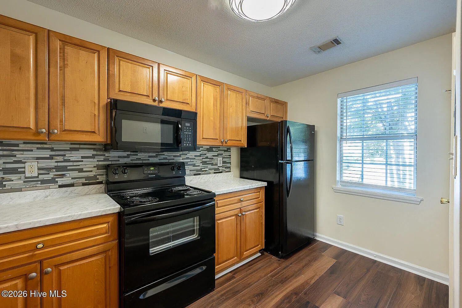 4714 Brookwood Dr — Photo 4