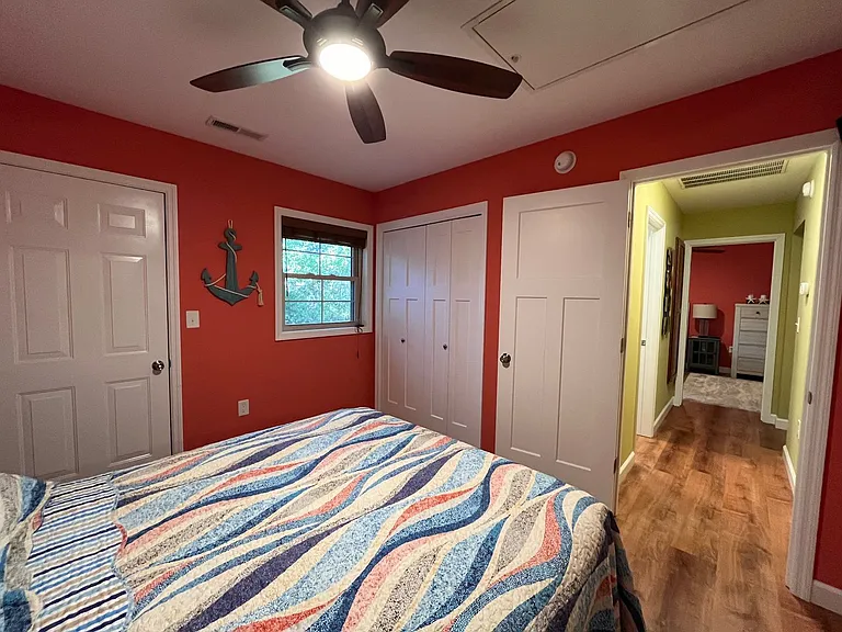 203 Fox Ln — Photo 20