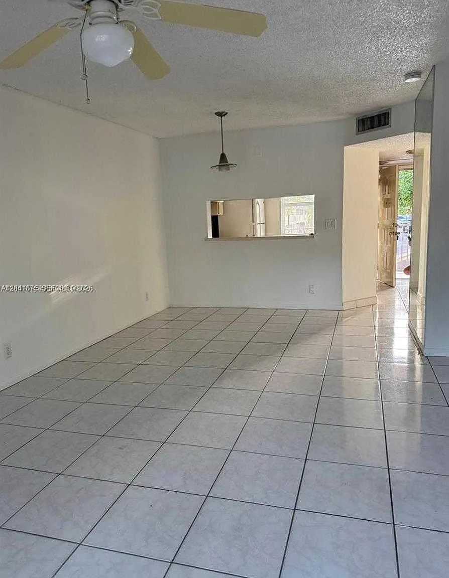 2 bed, $1,900 — Photo 1