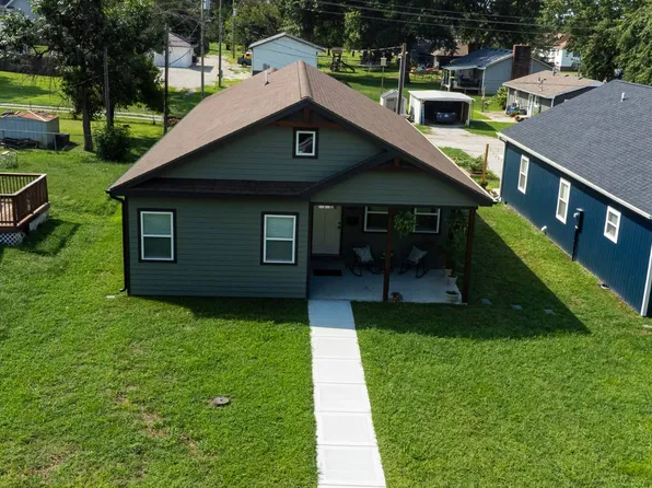 615 W Prairie St, Cameron, MO 64429