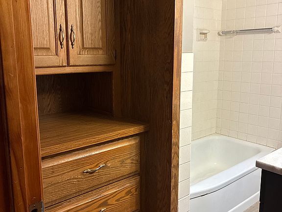 5th image of 1575 Foeller Dr