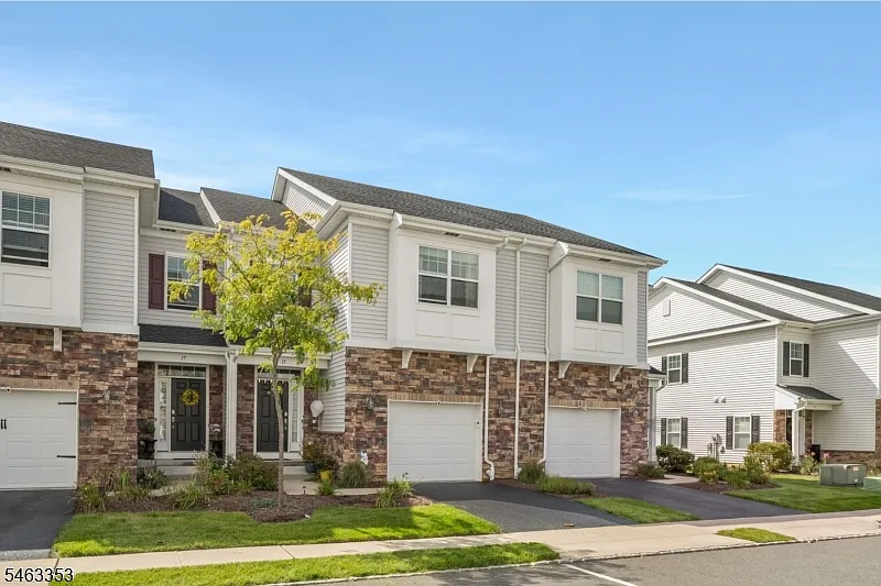 3 bed, 3.5 bath, $5,350 — Photo 3