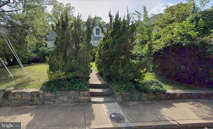 1st image of 1001 Lincoln Ave