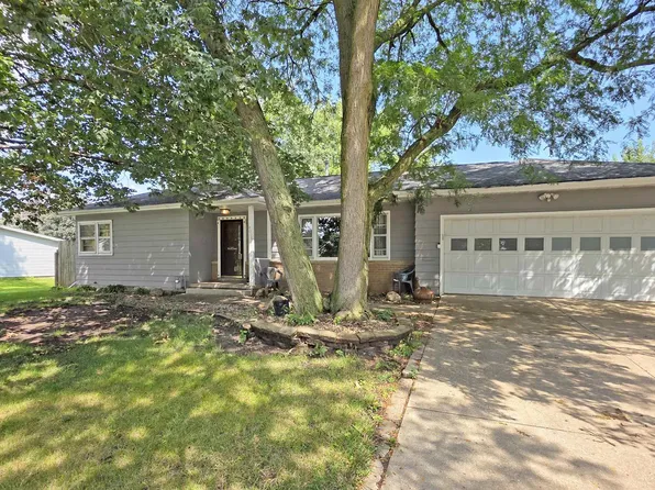 4004 Scenic Dr, Waterloo, IA 50701