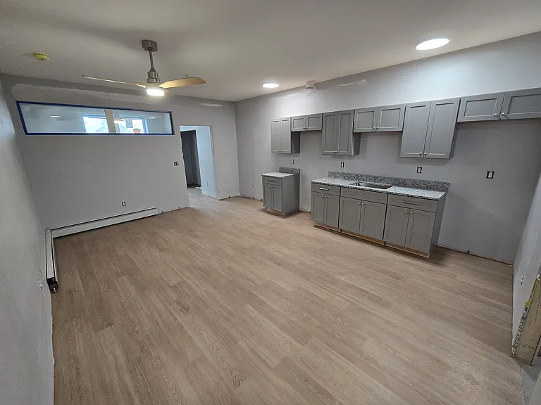 200 State St #6 — Photo 1