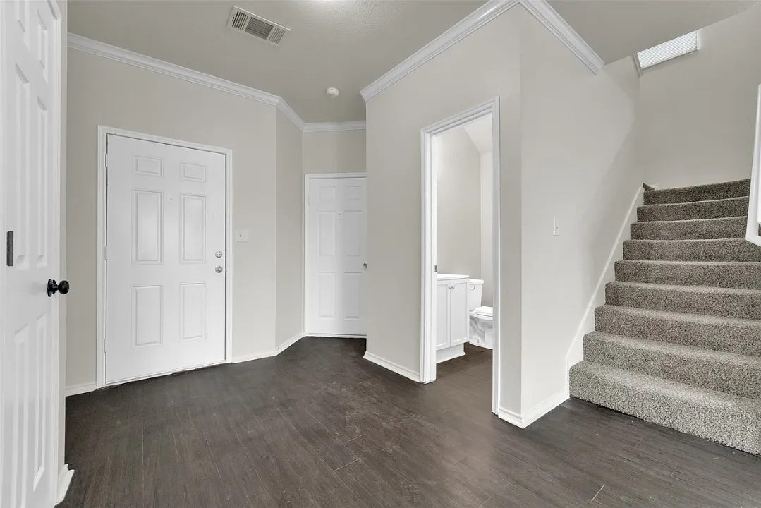 3 bed, 1491 sqft, $2,300 — Photo 2